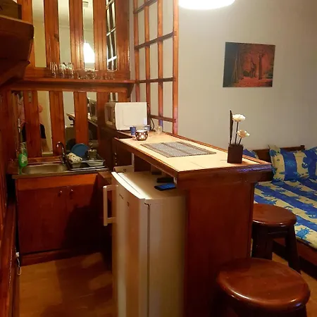 Goldie Central Apartment